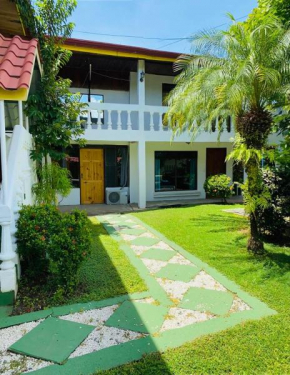 HOTEL QUEPOS PARAISO i